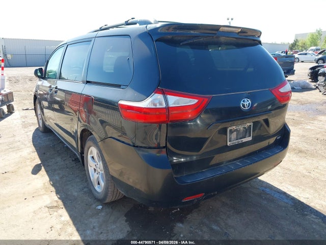 Toyota Sienna Le 8 Passenger