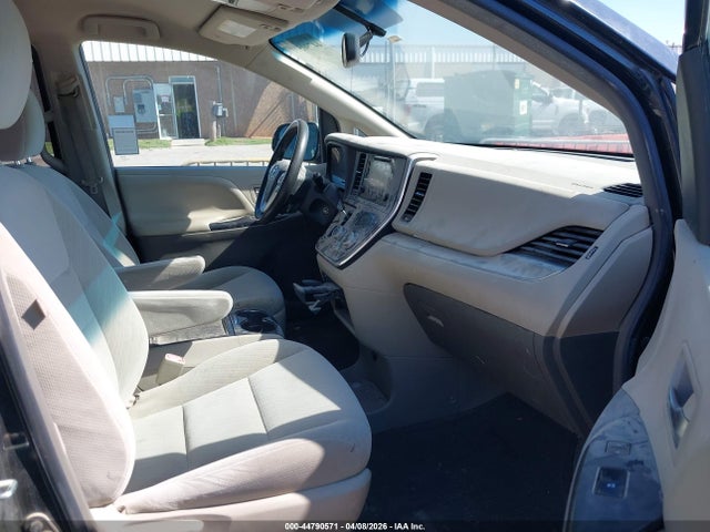 Toyota Sienna Le 8 Passenger
