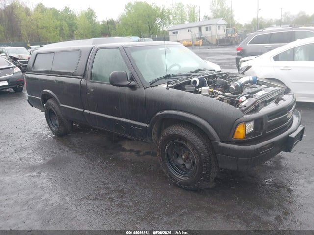 Salvage Chevrolet S-10 Image