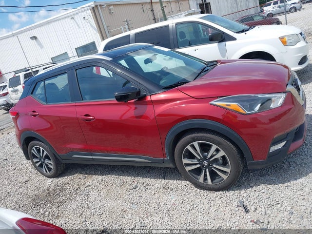 Nissan Kicks Sr
