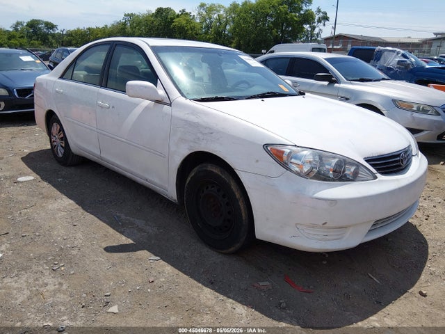 Salvage Toyota Camry Image