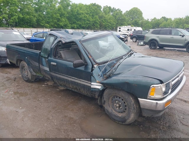 Salvage Toyota Pickup Image