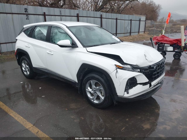 Salvage Hyundai TUCSON Image