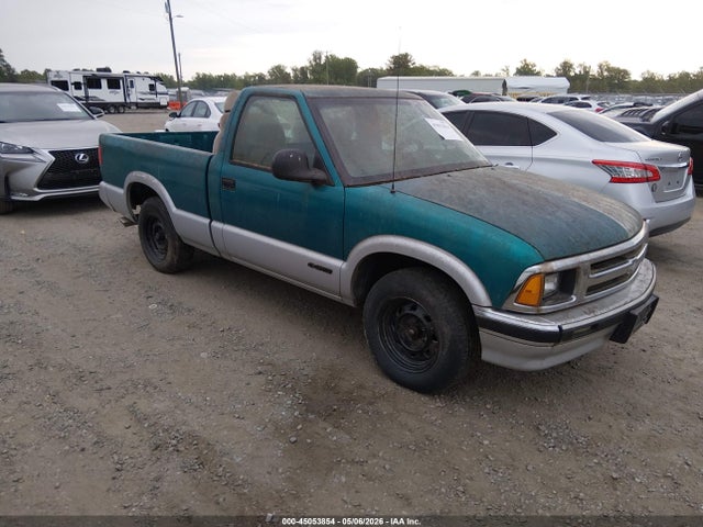 Salvage Chevrolet S Truck Image