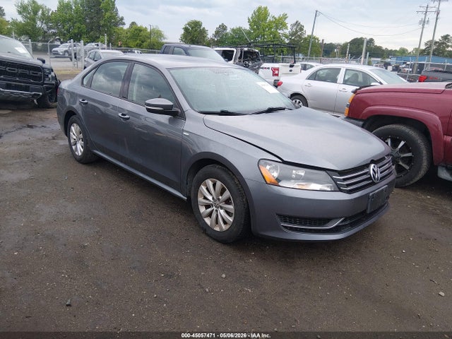 Salvage Volkswagen Passat Image