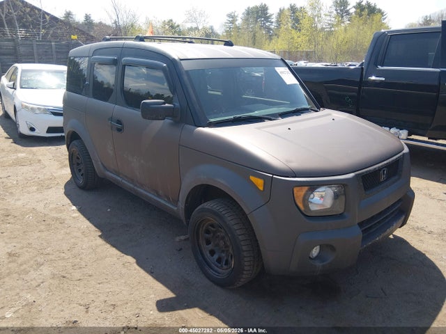 Salvage Honda Element Image