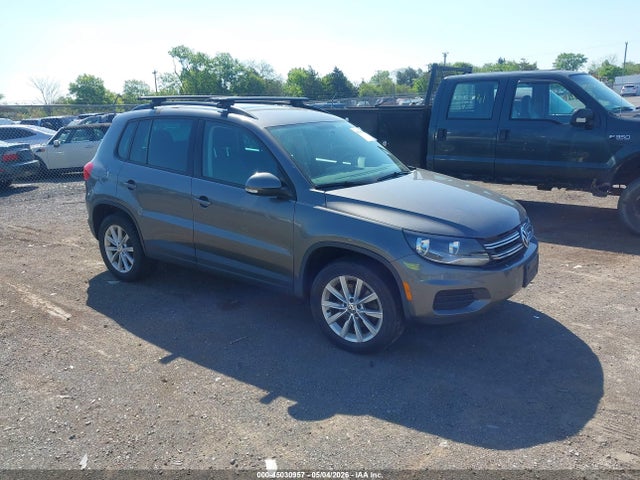 Salvage Volkswagen Tiguan Image
