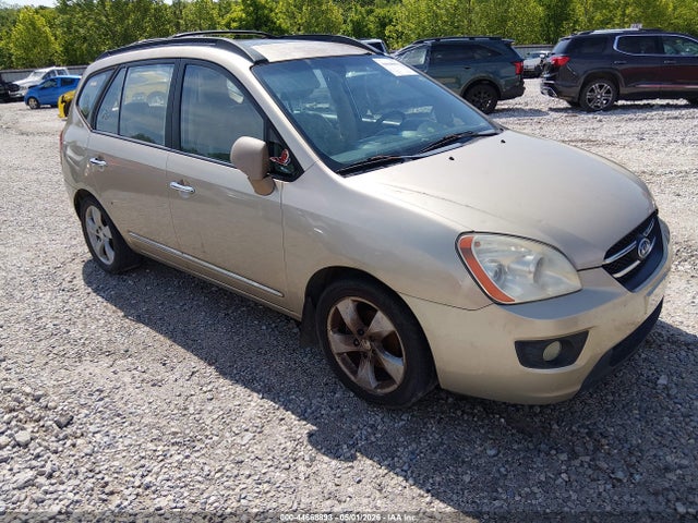 Salvage Kia Rondo Image