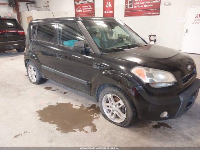 Salvage Kia Soul Image