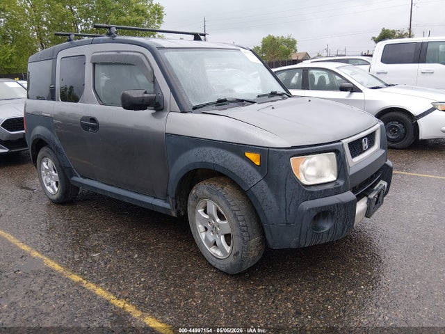 Salvage Honda Element Image