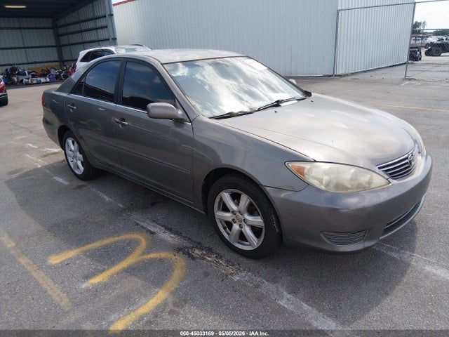 Salvage Toyota Camry Image