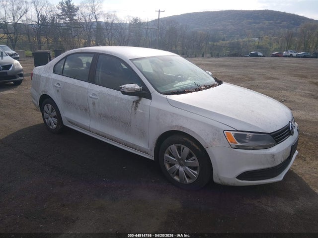 Salvage Volkswagen Jetta Image