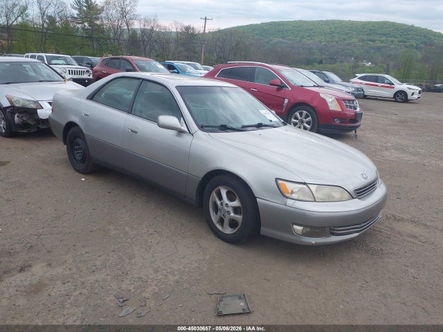 Salvage Lexus Es Image
