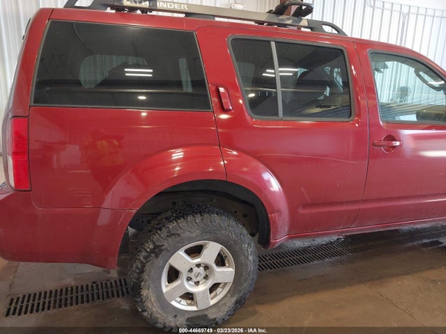 Nissan Pathfinder S