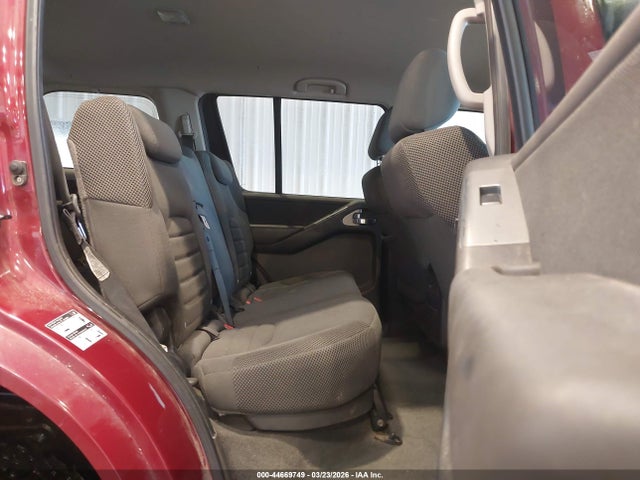 Nissan Pathfinder S