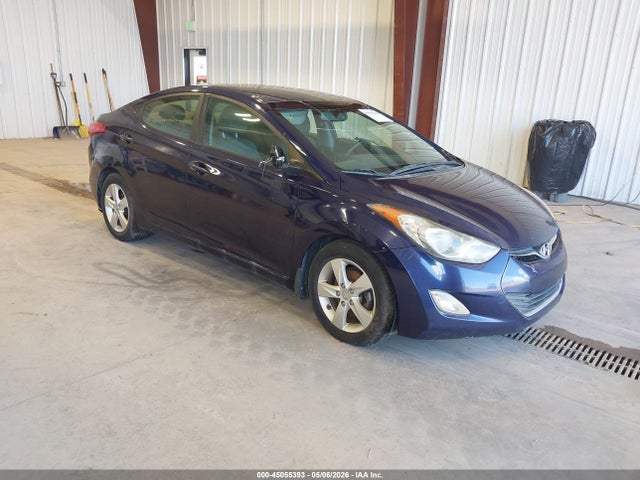 Salvage Hyundai ELANTRA Image
