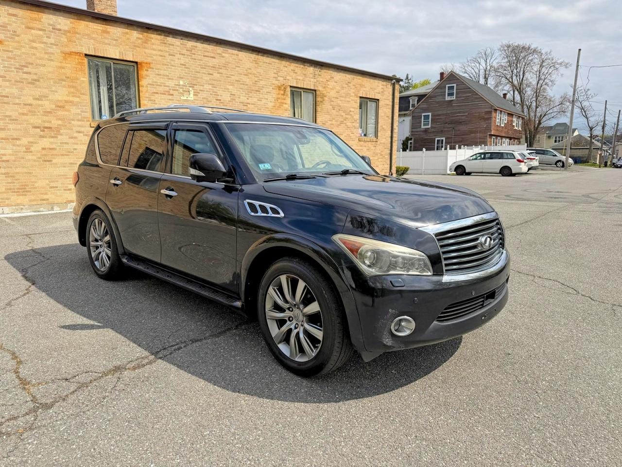 Salvage INFINITI Qx Image