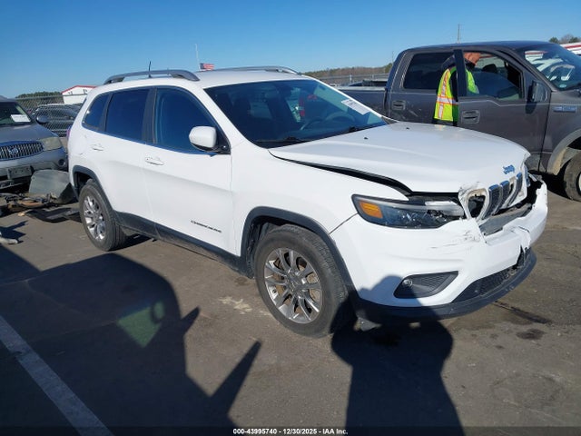 Salvage Jeep Cherokee Image