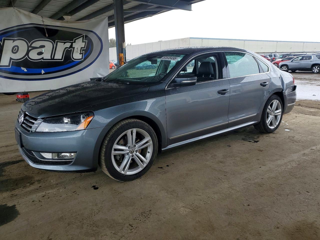 Salvage Volkswagen Passat Image