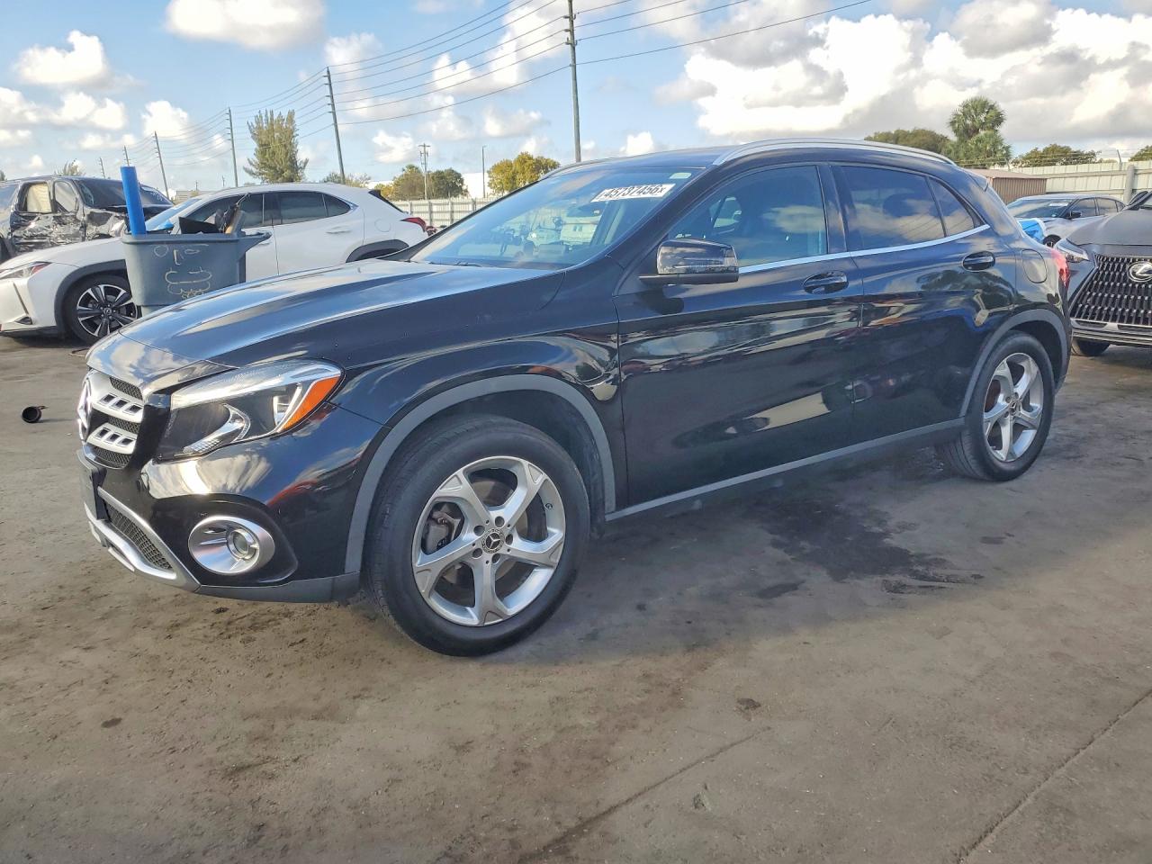 Salvage Mercedes-Benz GLA Image