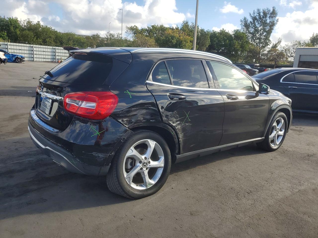 Mercedes-Benz GLA 250
