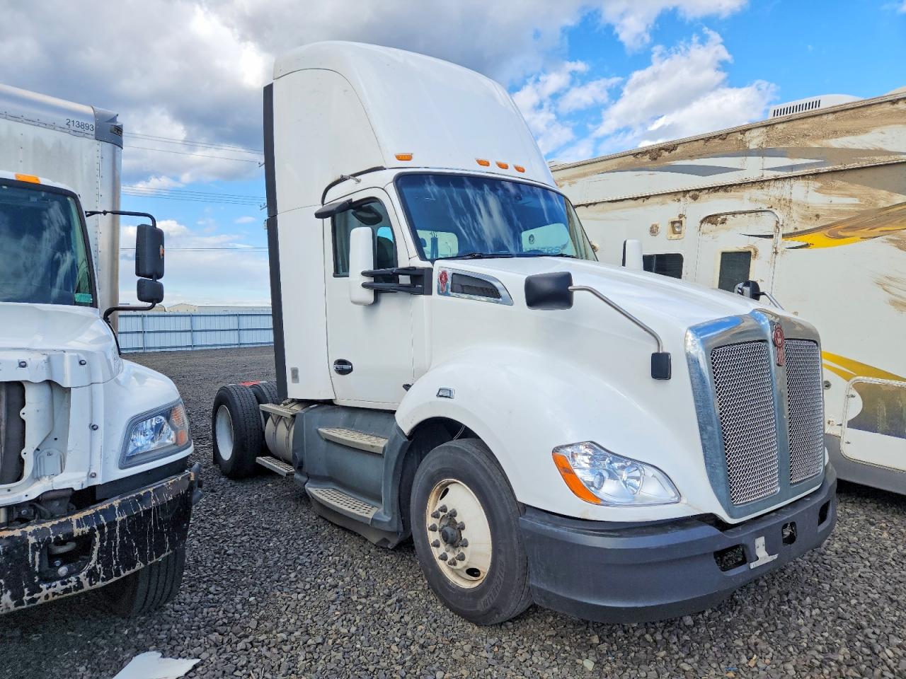 Salvage Kenworth T680 Image