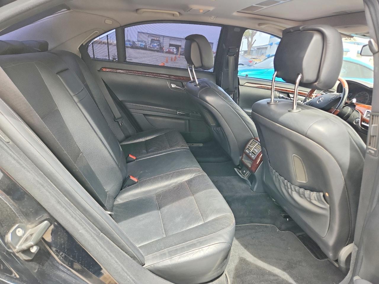 Mercedes-Benz S-Class 550