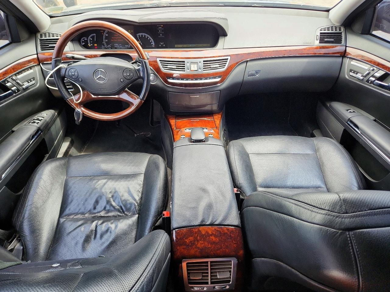 Mercedes-Benz S-Class 550