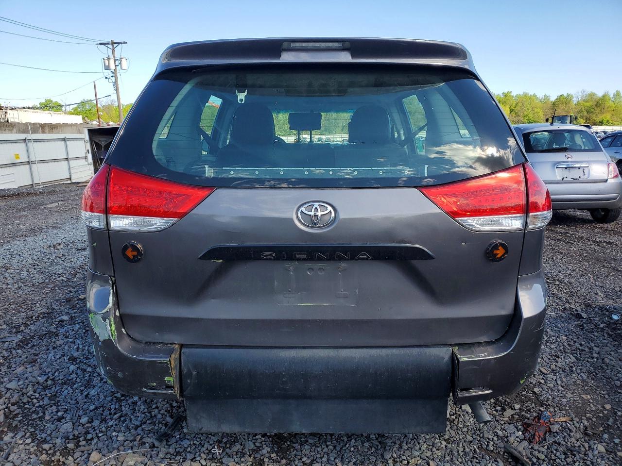Toyota Sienna L 7-passenger