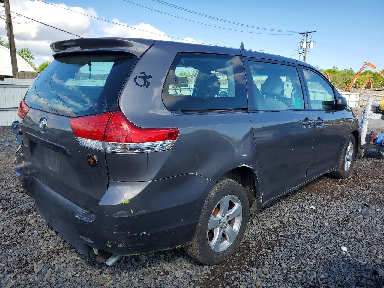 Toyota Sienna L 7-passenger