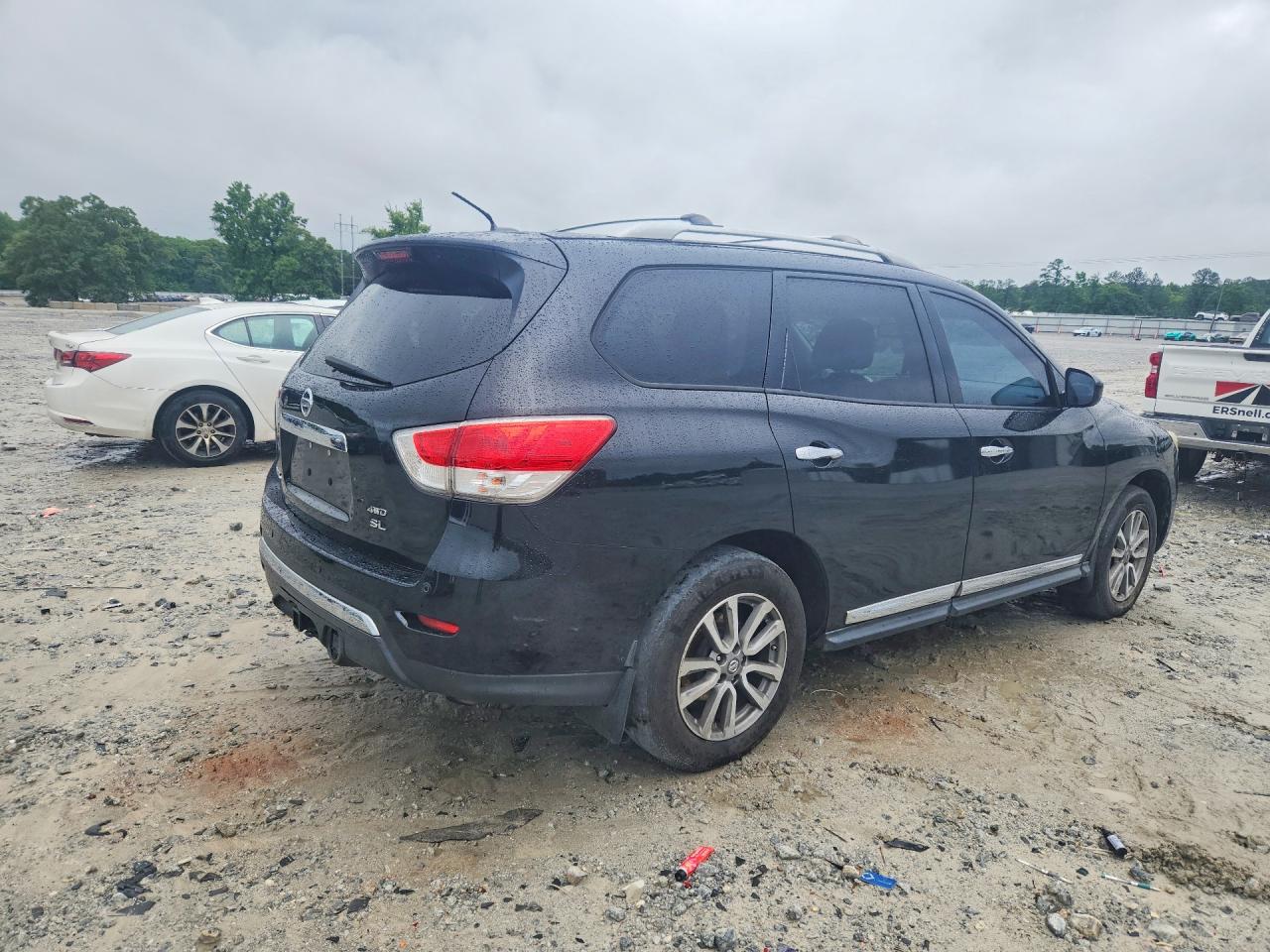 Nissan Pathfinder S