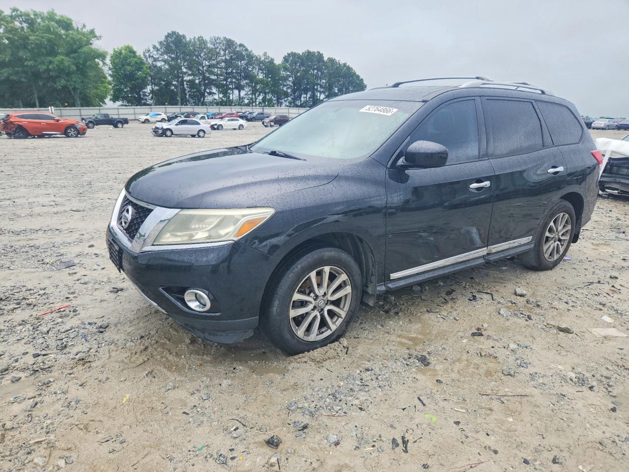 Salvage Nissan Pathfinder Image