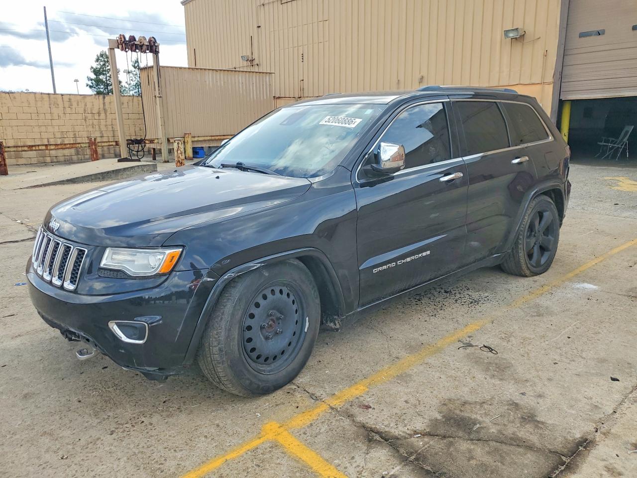 Salvage Jeep Cherokee Image