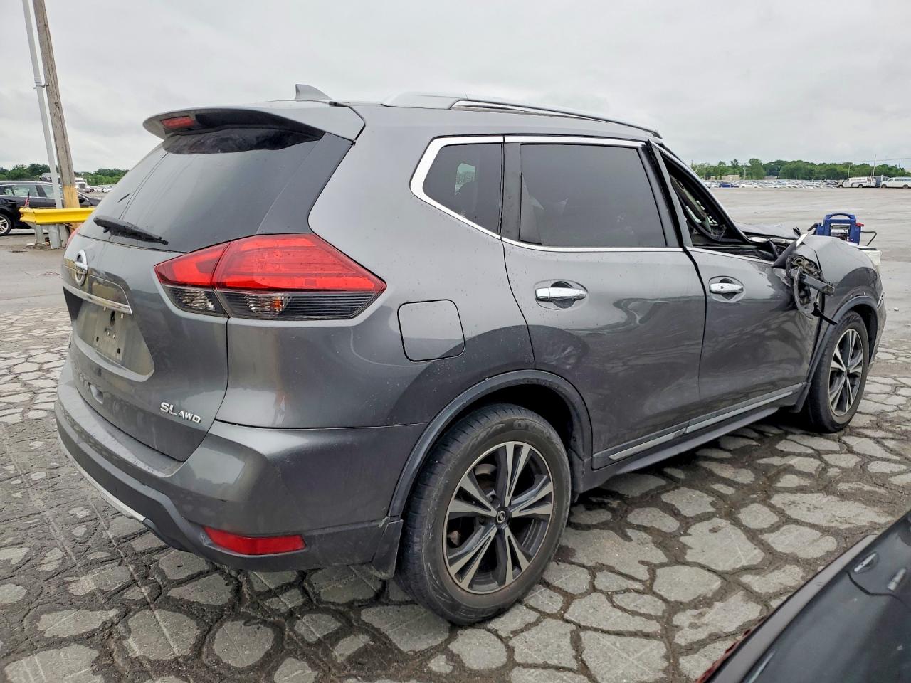 Nissan Rogue S