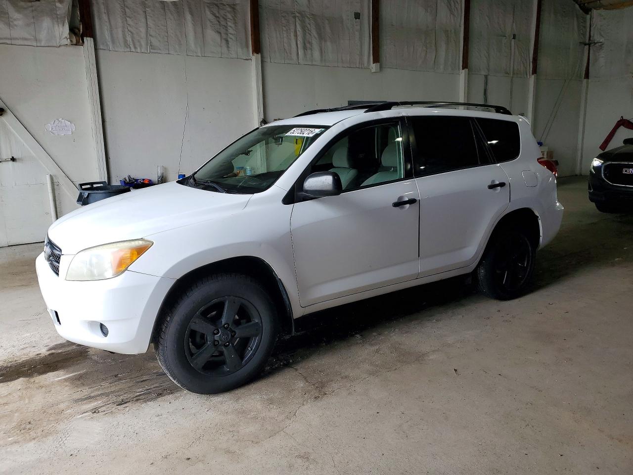 Salvage Toyota RAV4 Image
