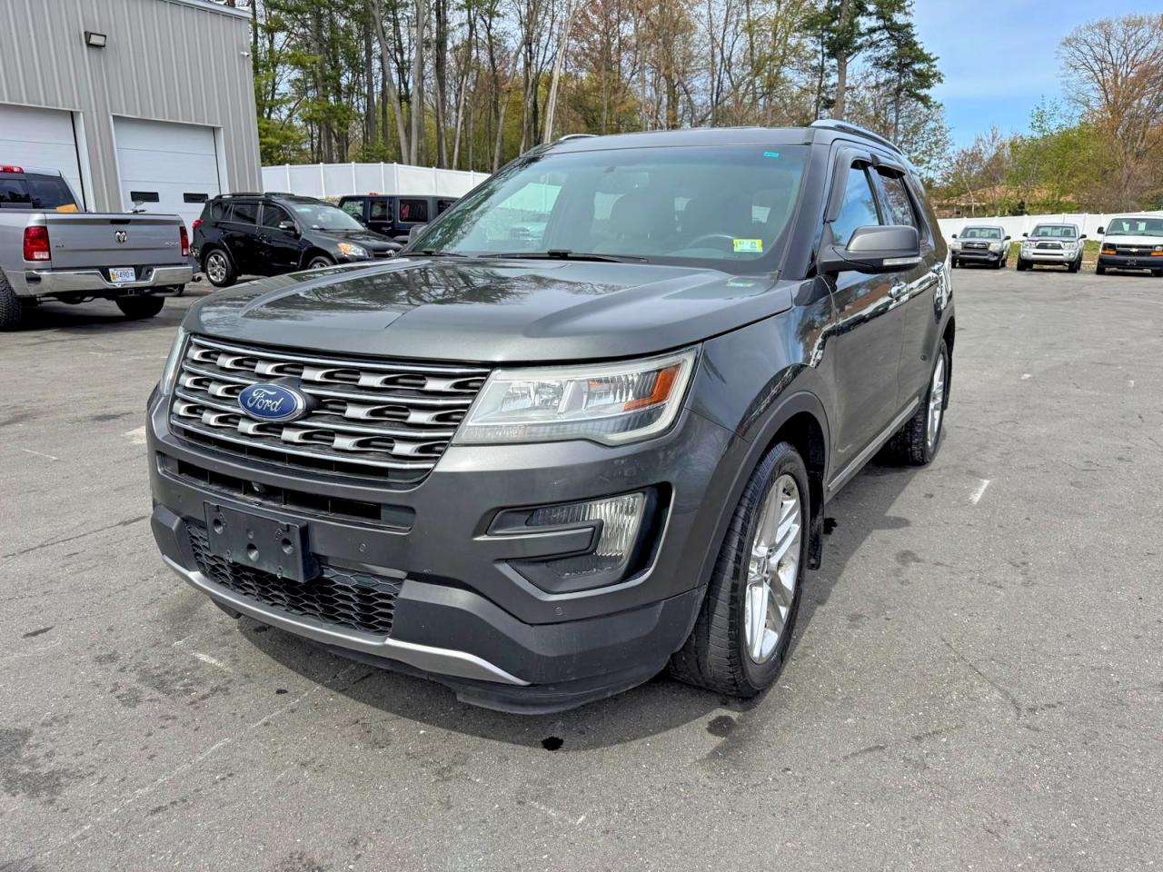 Salvage Ford Explorer Image