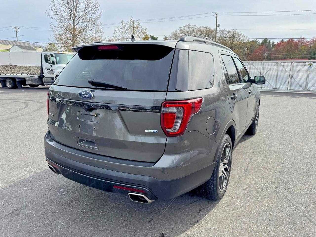 Ford Explorer Sport