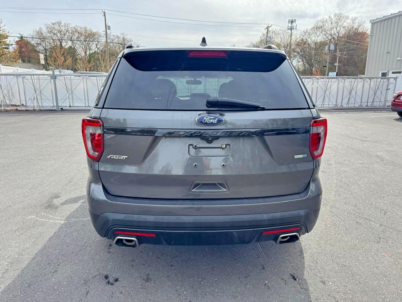 Ford Explorer Sport