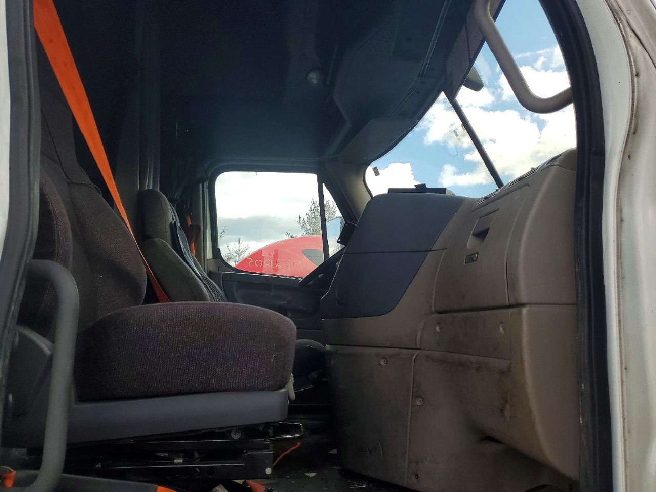 Freigliner Cascadia 125