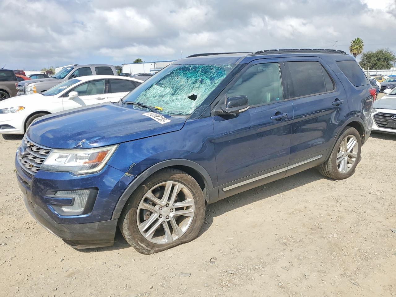 Salvage Ford Explorer Image