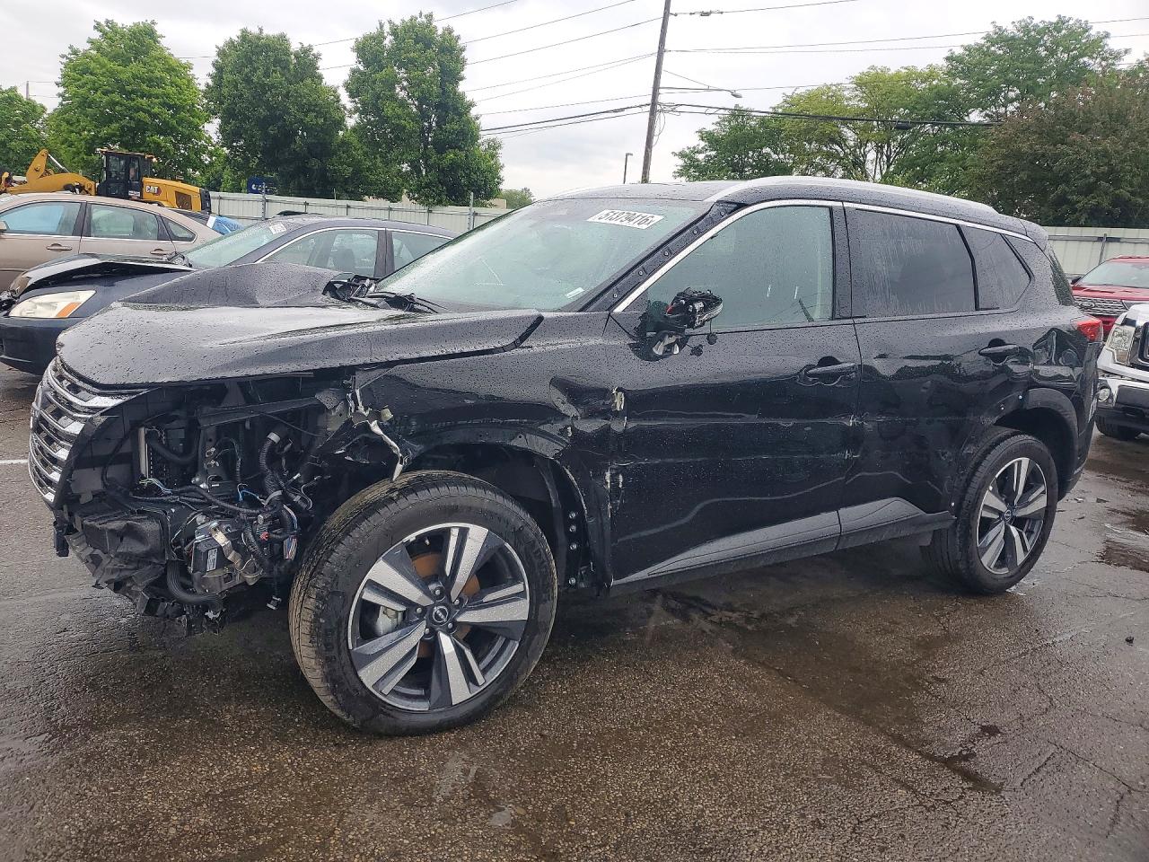 Salvage Nissan Rogue Image