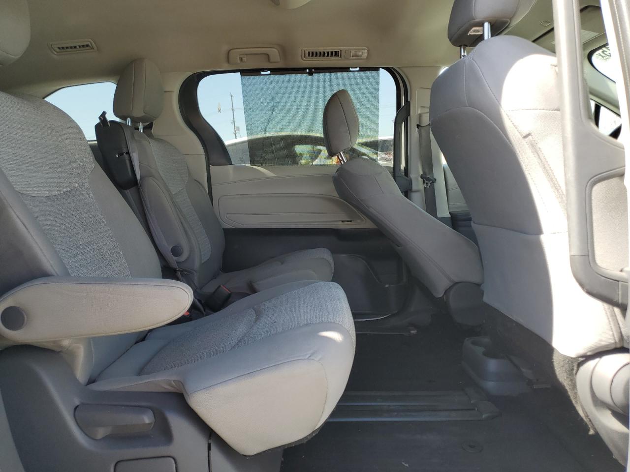 Toyota Sienna Le