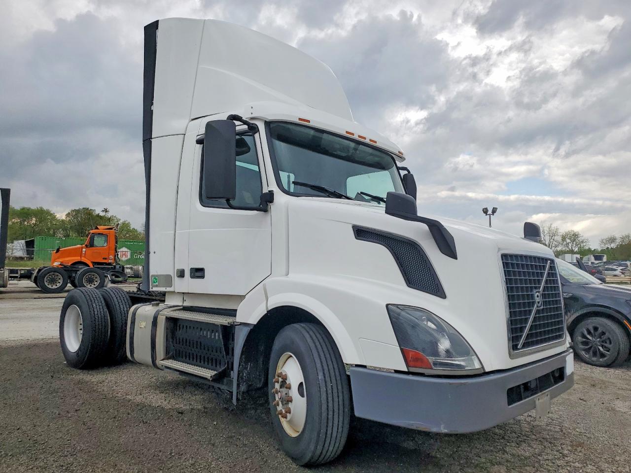 Salvage Volvo Vn Image