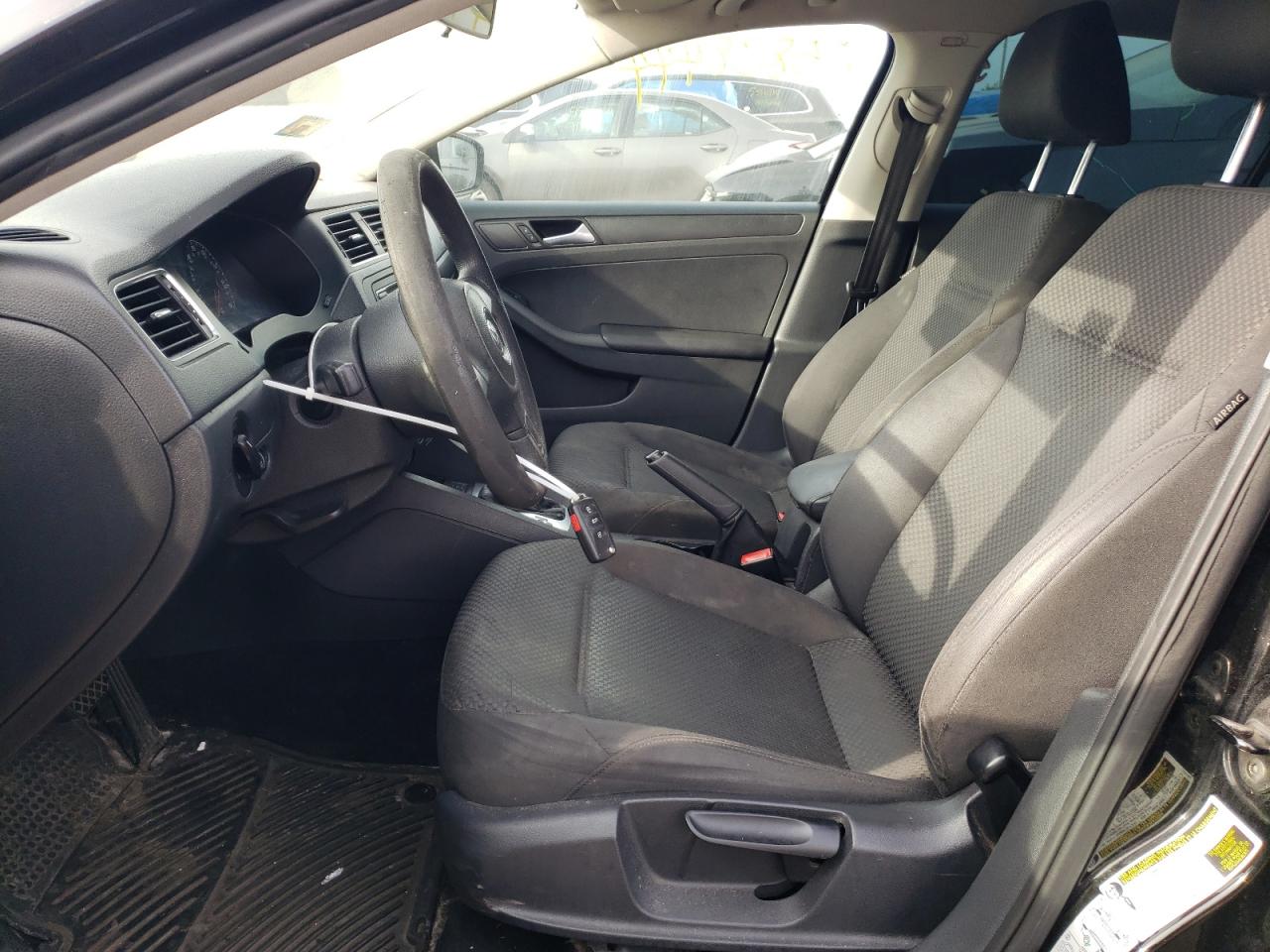 Volkswagen Jetta Base