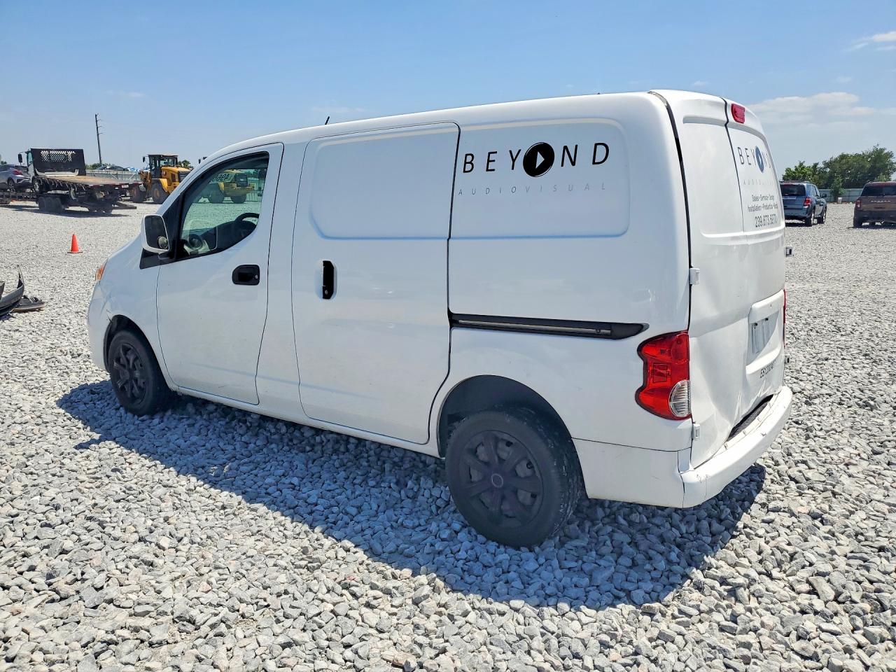 Nissan Nv 2.5s