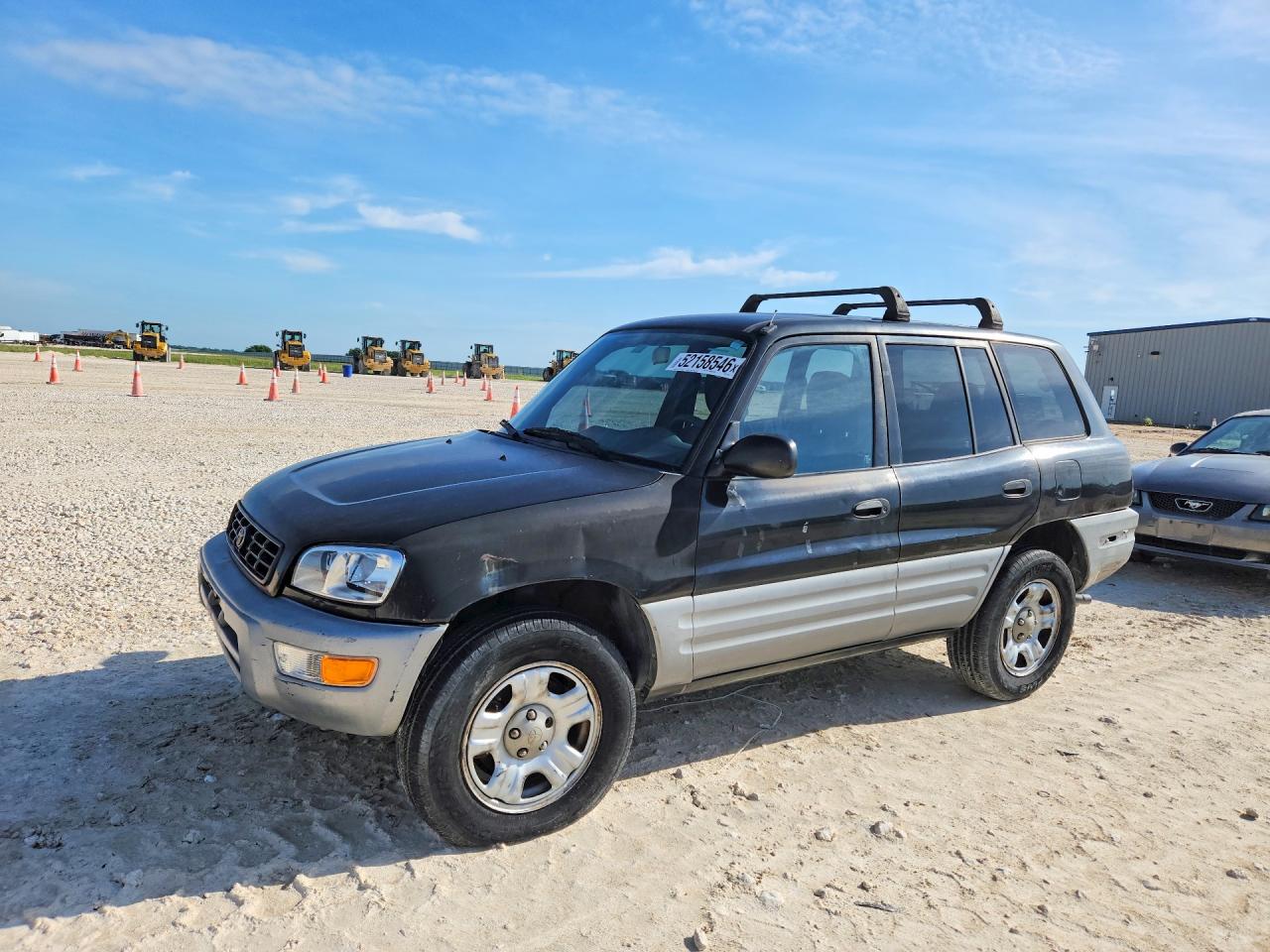 Salvage Toyota RAV4 Image