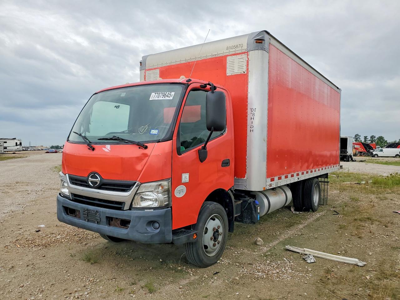 Salvage Hino 195 Image