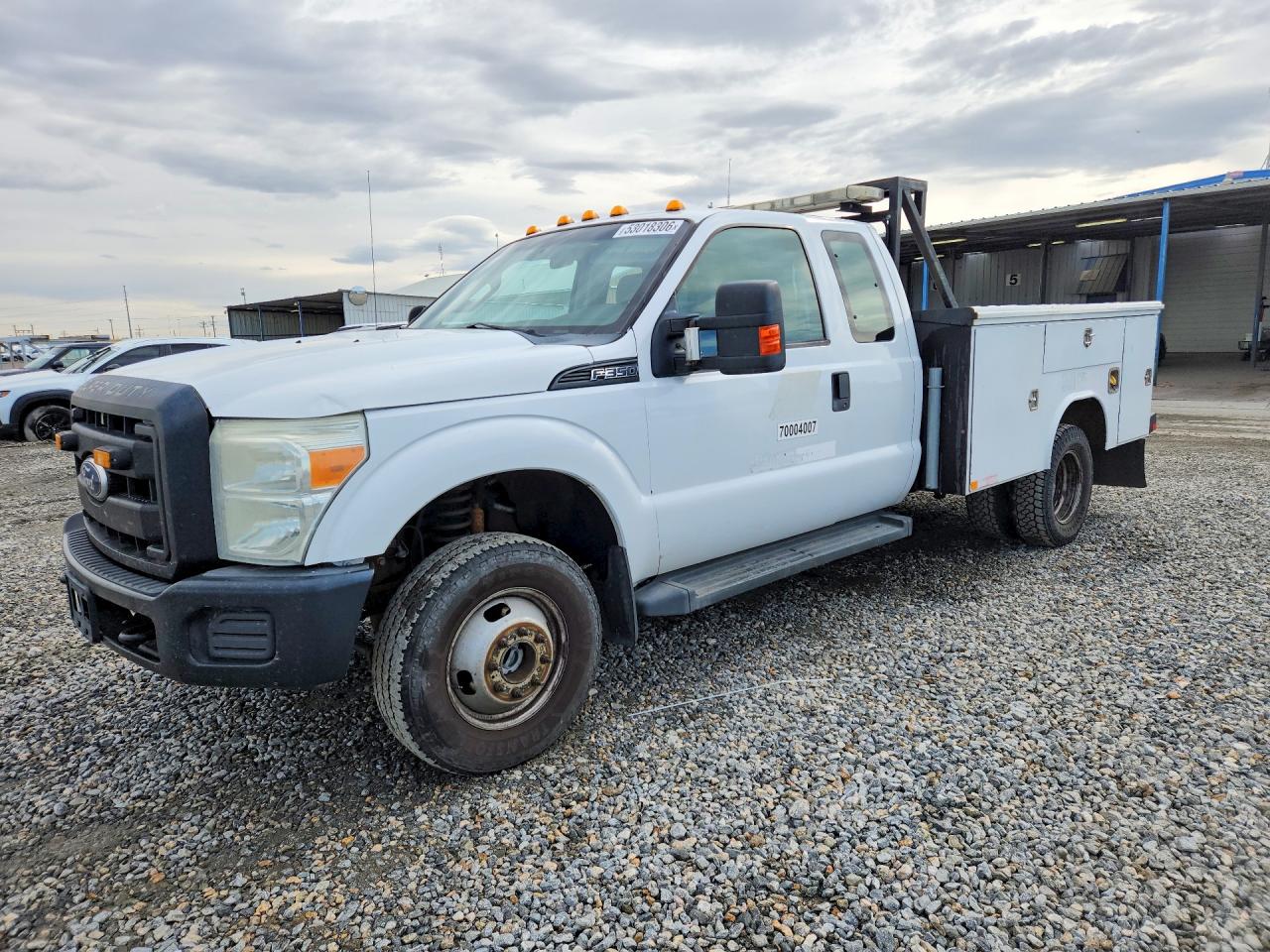 Salvage Ford F-350 Image