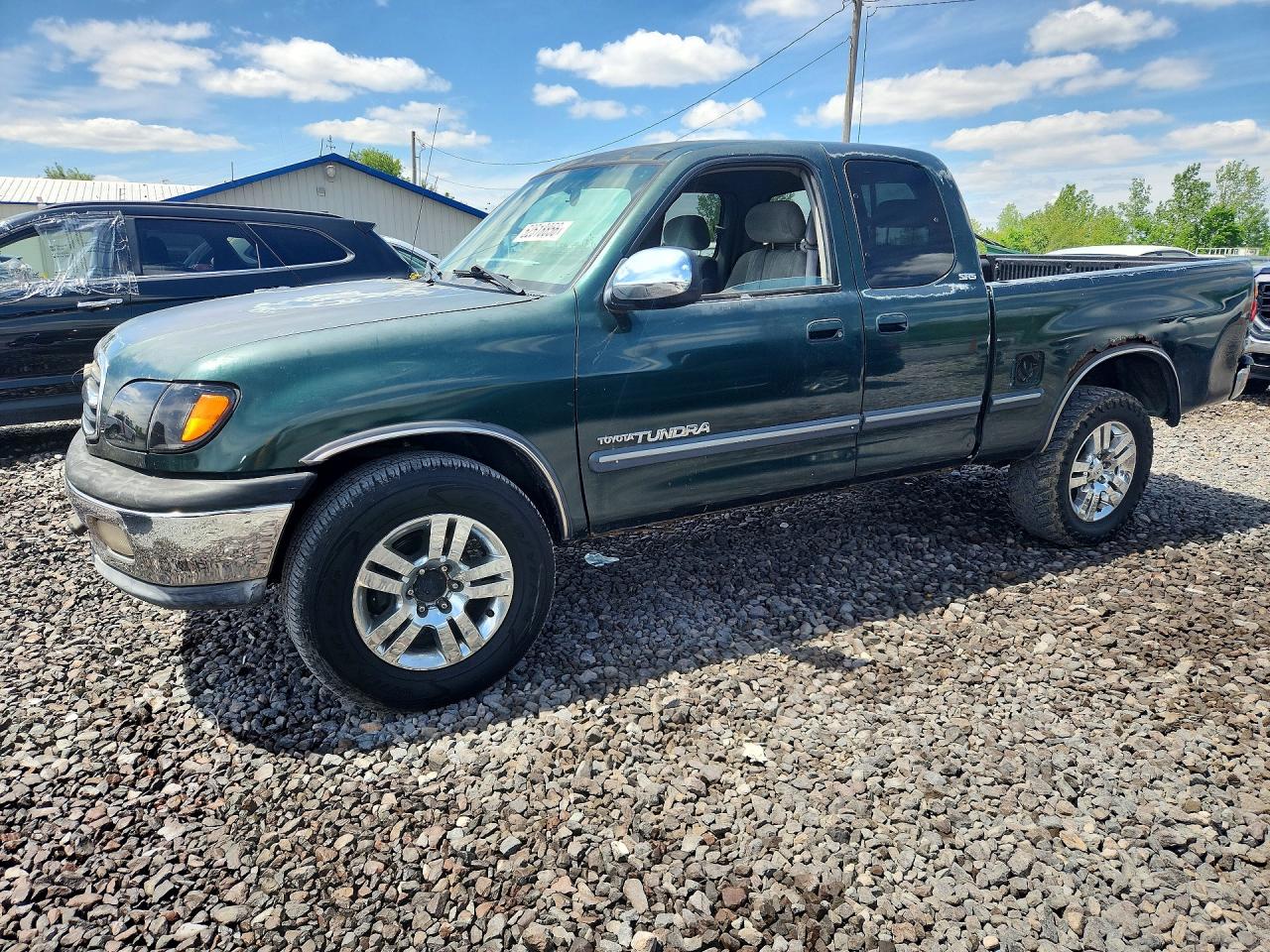 Salvage Toyota Tundra Image