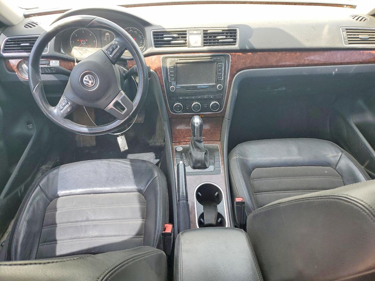 Volkswagen Passat Sel